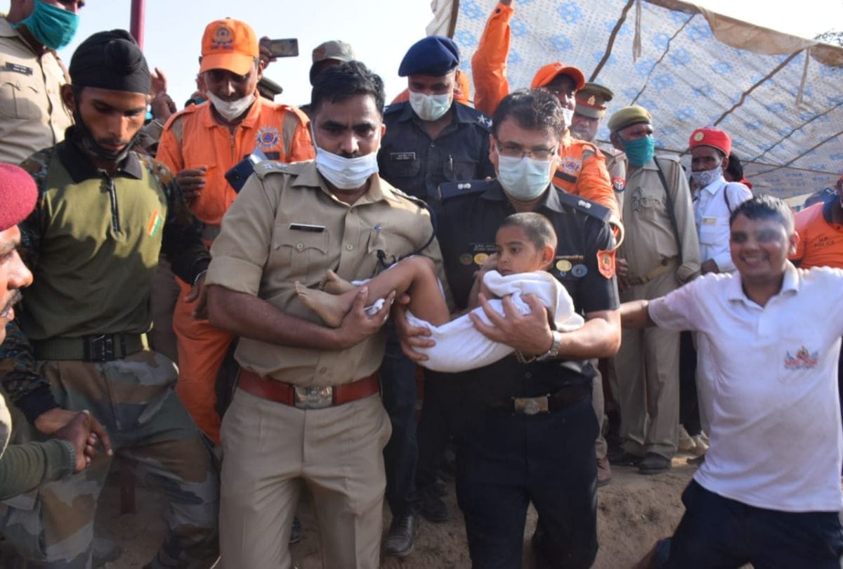 Three Year Old Child fall Down In Deep Borewell Rescue Start