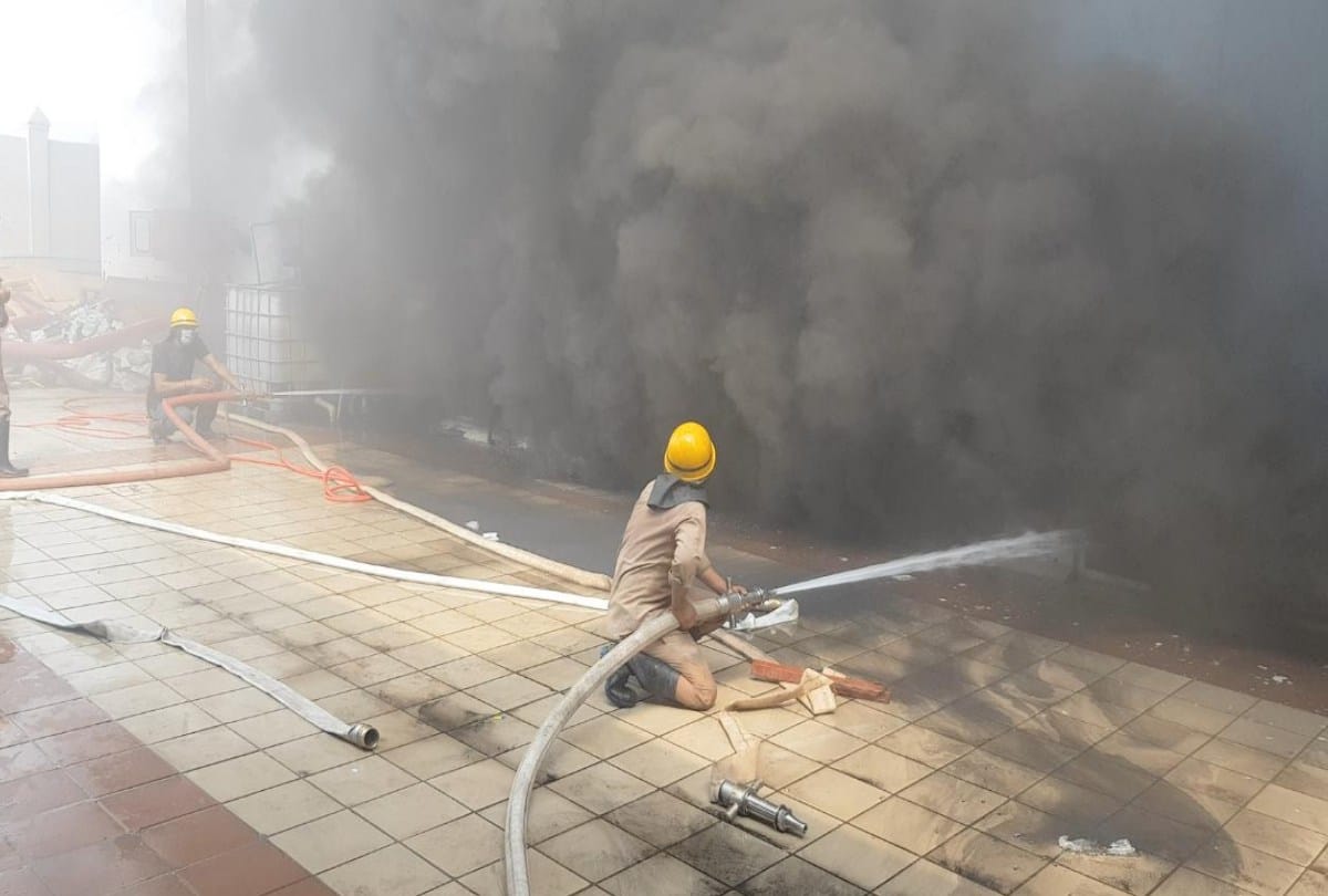 fire broke out in health care company baddi, Four workers scorched, property burnt to ashes