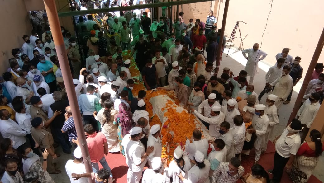 Indira hridayesh Death News: dead body of indira hridayesh kept in swaraj ashram for last darshan, funeral today