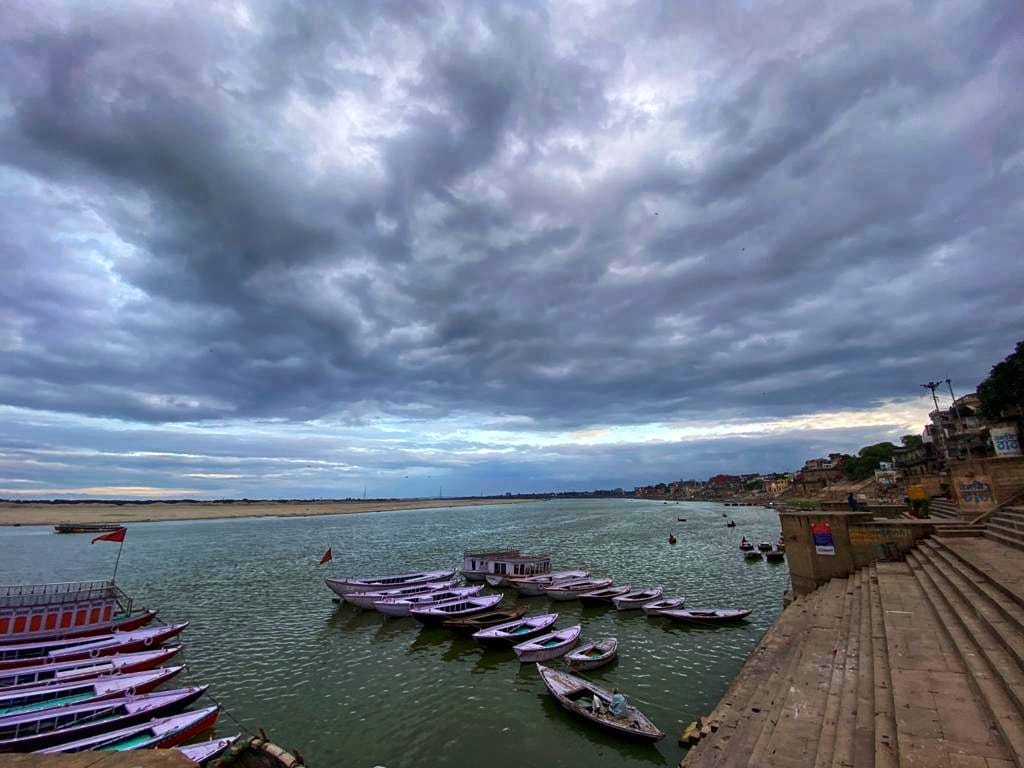 Monsoon knocked in varanasi pleasant weather people forgot social distance in fun at the ghats see photos