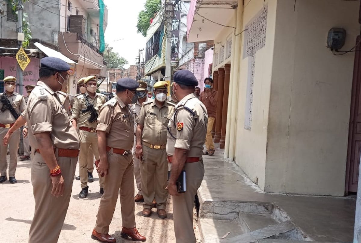 Neighbours fight over parking issue in Mauranipur many injured in firing