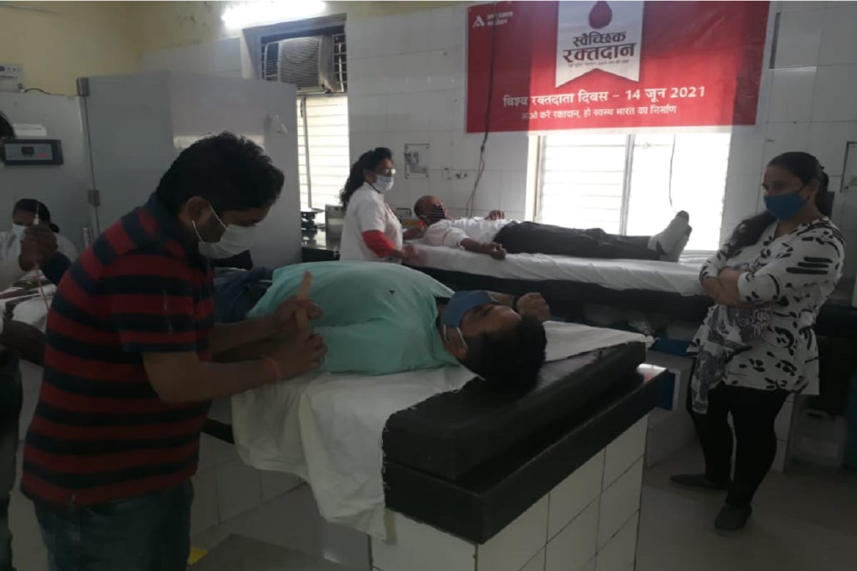 World Blood Donor Day 2021: People are donating blood at Amar Ujala camps