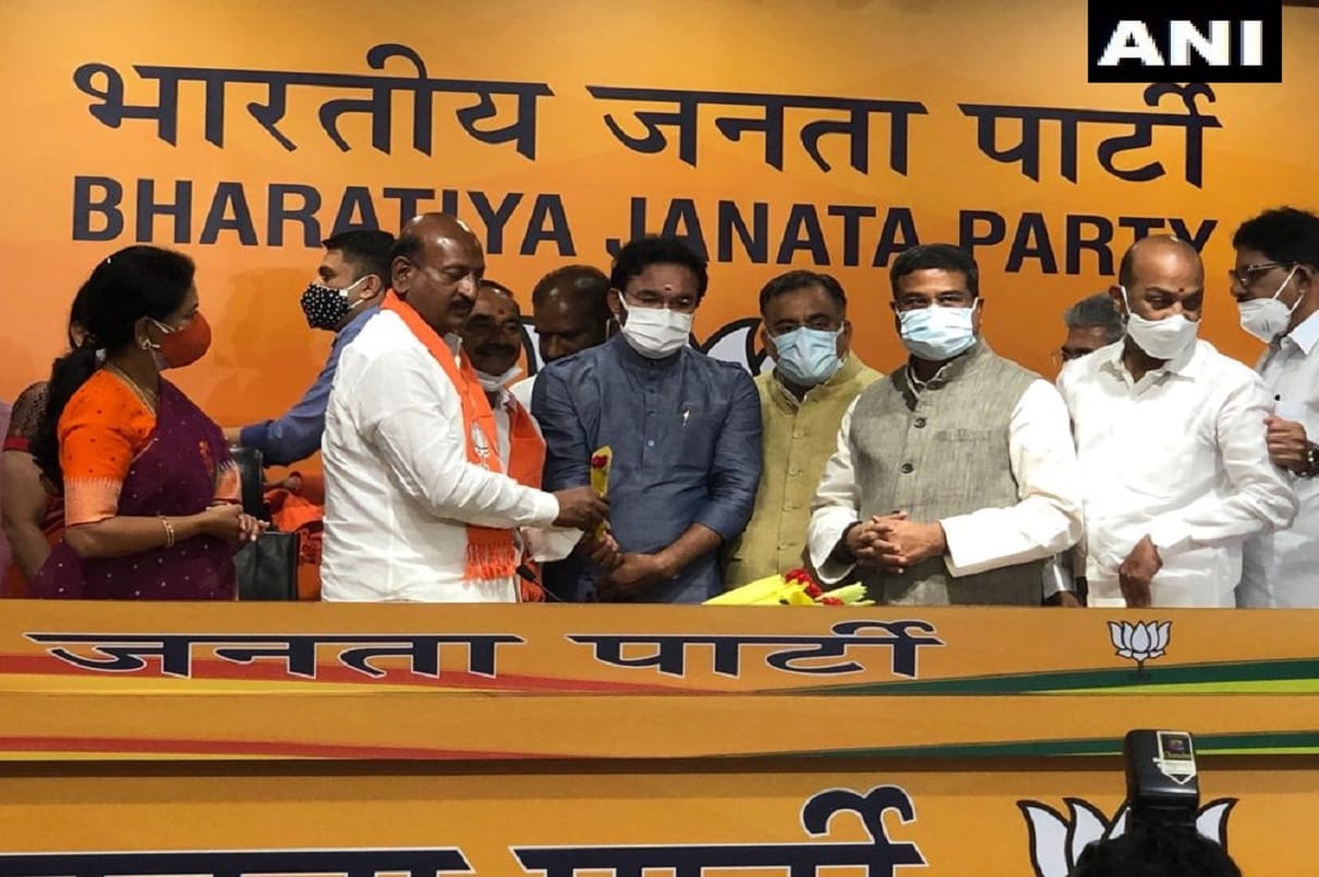 Former Telangana Minister Eatala Rajender joins bjp