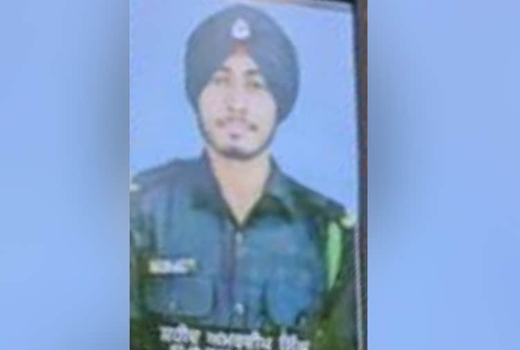 Cancer victim mother of martyr soldier wandering for treatment in Punjab