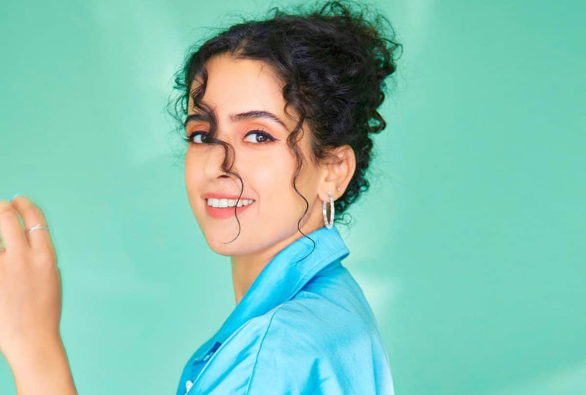 Kathal fame Sanya Malhotra rejected Pagglait says  felt that I was not ready to shoulder a film