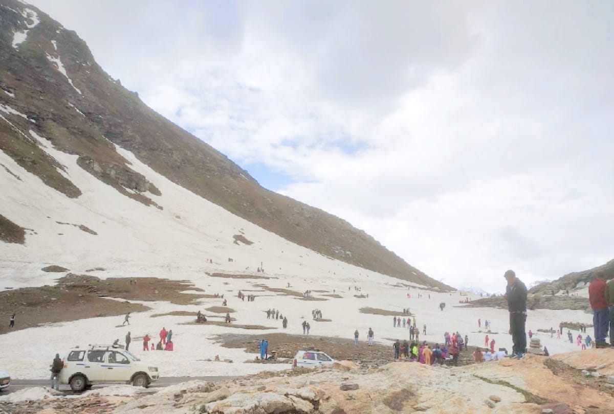 Rohtang Pass opened for tourists after two years due to covid19 pandemic in himachal