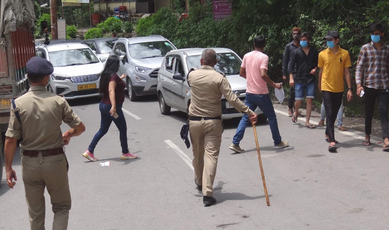 Uttarakhand news: rishikesh and mussoorie pack with tourist in weekend, watch photos