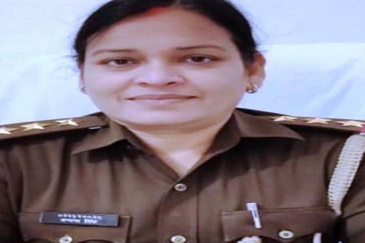 Chandauli: Police station in-charge found sleeping in SP night inspection, line spot