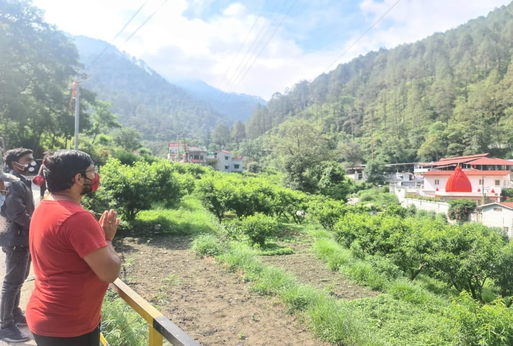 Kainchi Dham Foundation day: Mela Not Held this year and devotees Doing baba Neem karoli Darshan from road photos