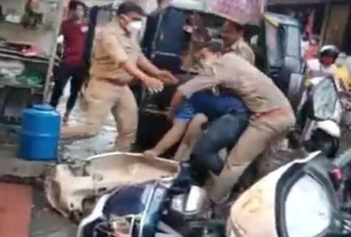 police man beating young man video viral in gorakhpur