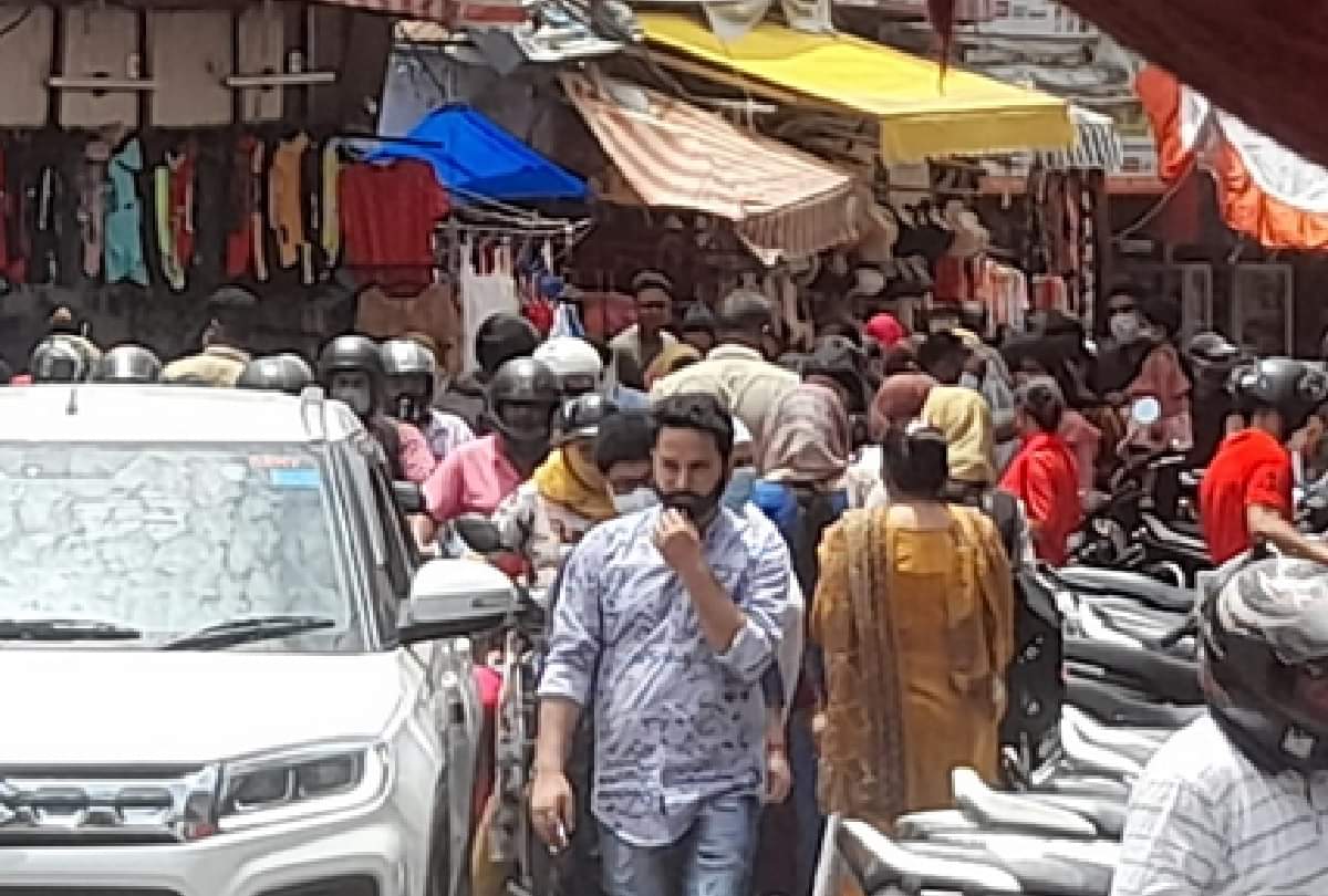 Corona in Jammu and Kashmir: People walking without wearing masks, are not paying any attention to social distance