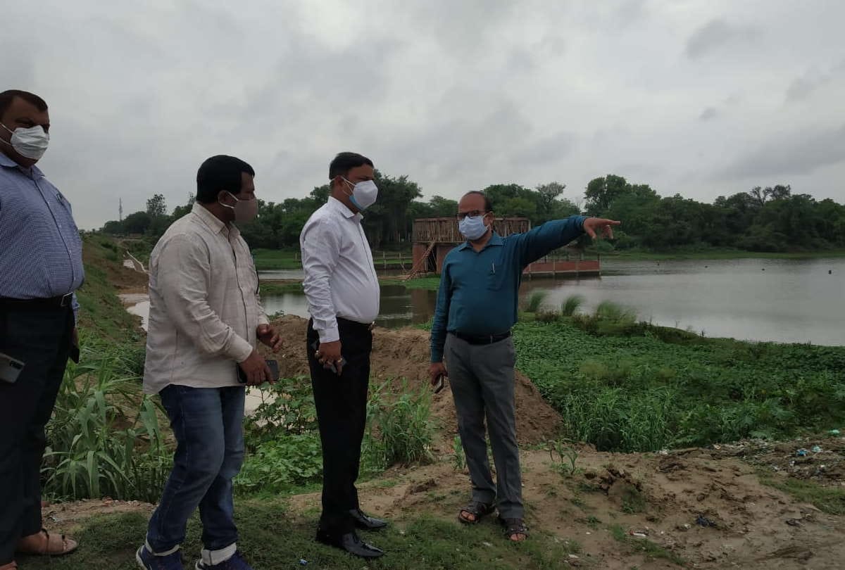Gorakhpur monsoon Update Water logging in city due to first monsoon rain in Gorakhpur