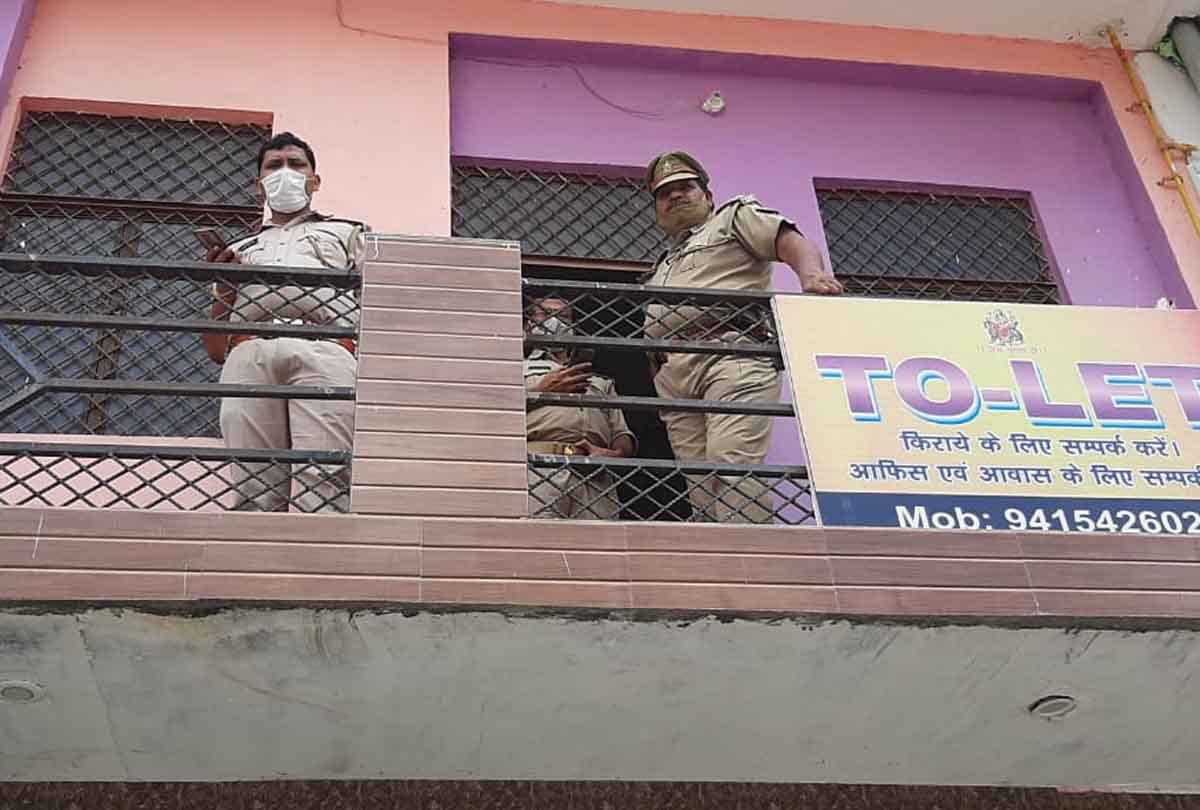 Nine lakhs cheated from the youth in the name of job, hanged himself