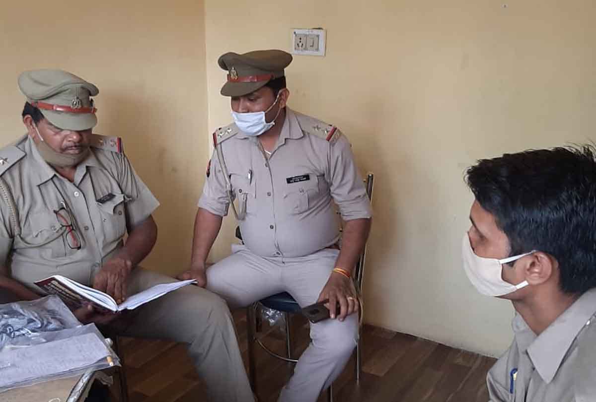 Nine lakhs cheated from the youth in the name of job, hanged himself