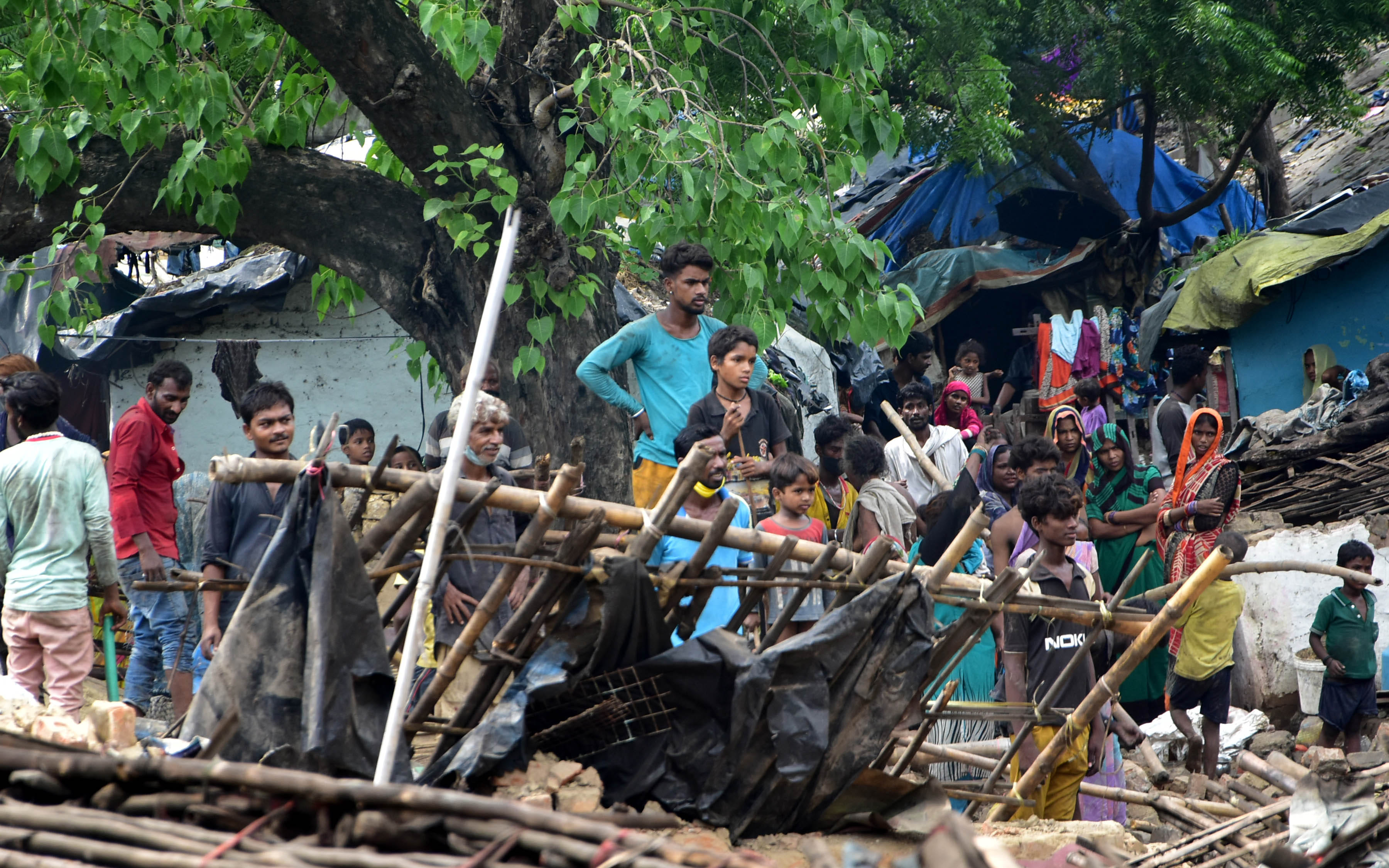 Railway vacated the land near the Naini bridge by demolishing the settlement