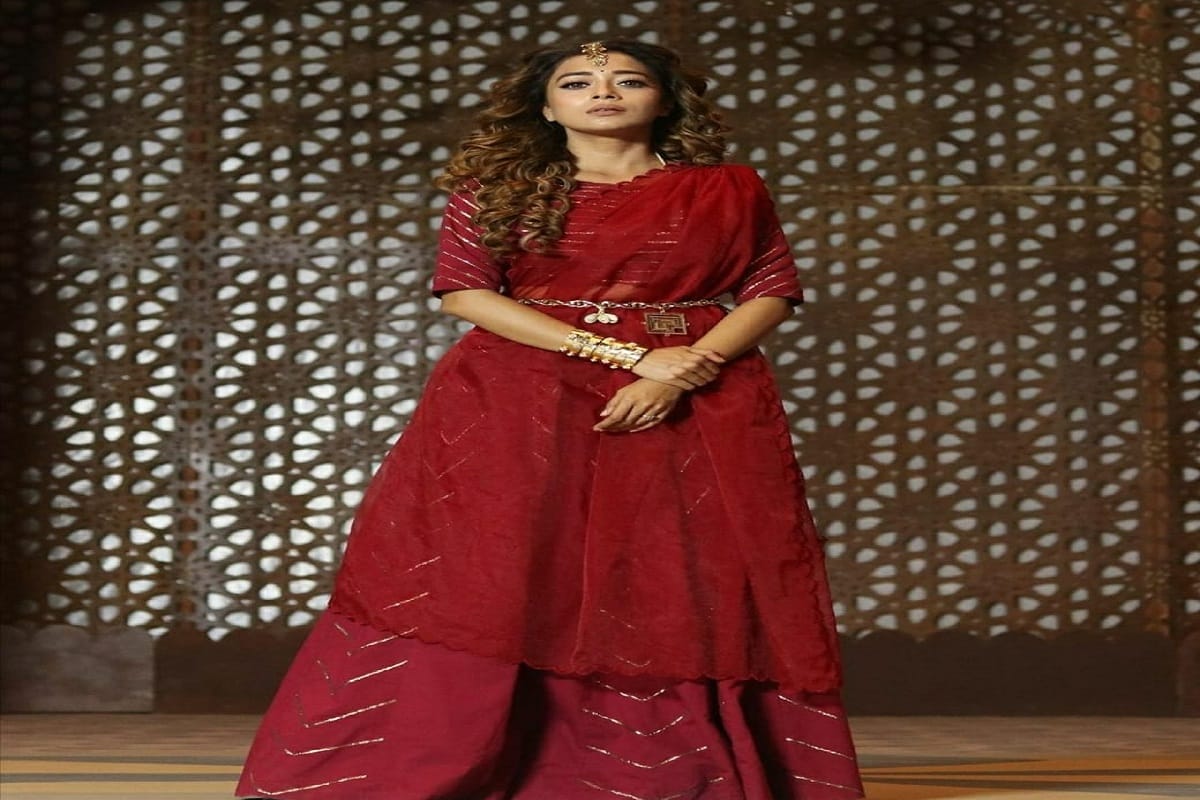 tina dutta weekend dress look in hindi