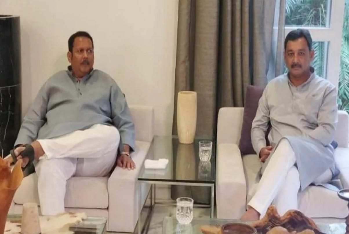 Maratha Reservation Two Chhatrapati royals united after 300 years