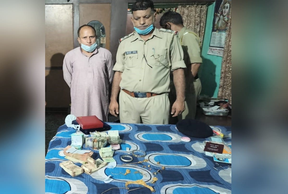 Five kilograms of charas recovered from the house of the accused caught with chitta
