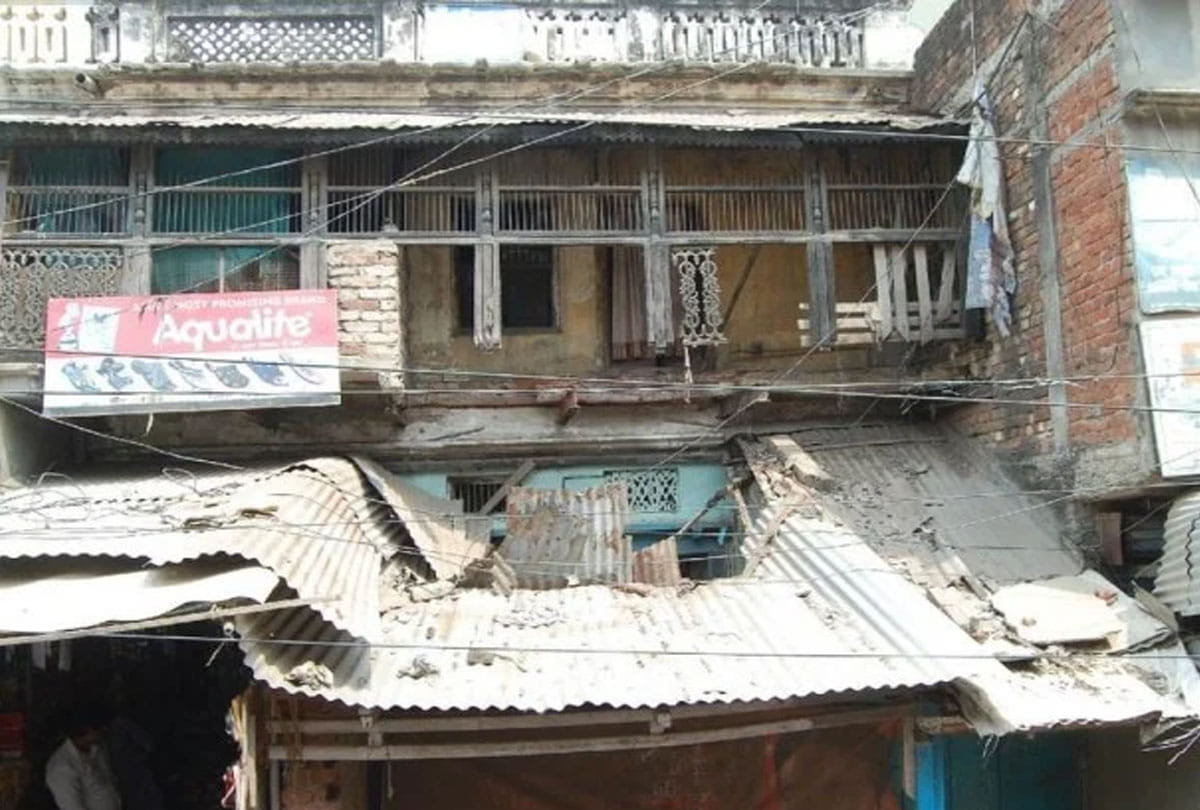 More than 700 old building needs to demolished in kanpur