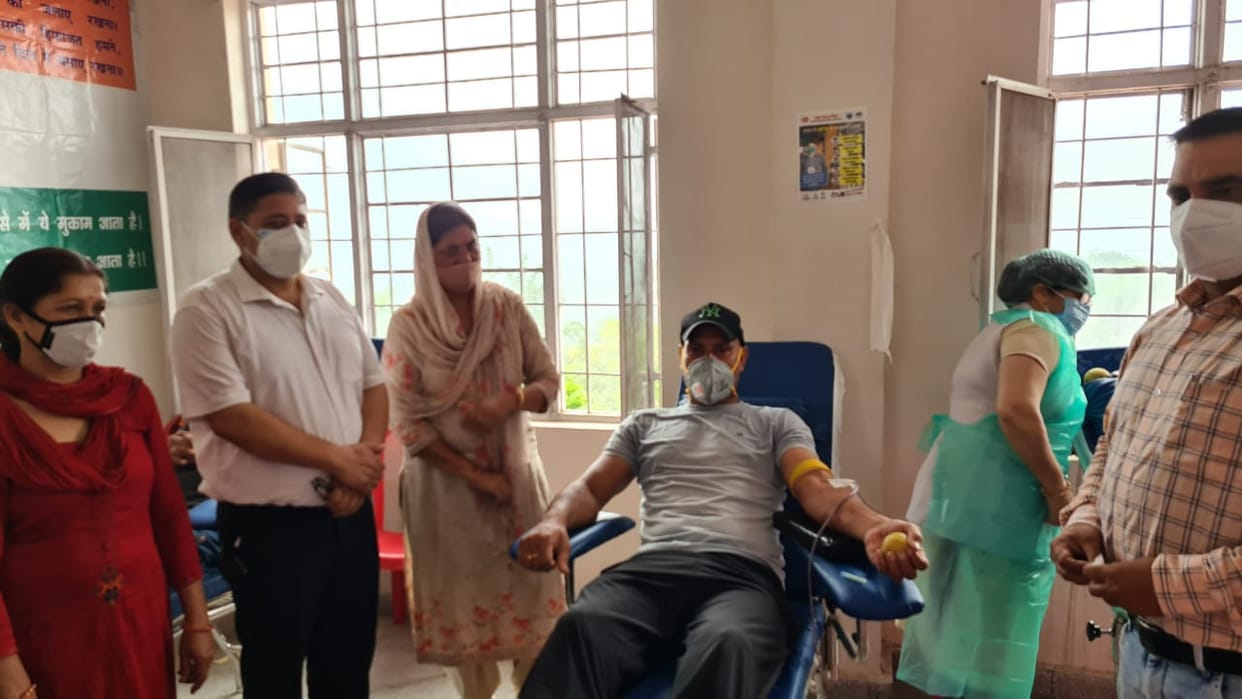 100 units of blood collected on the death anniversary of martyr Ankush
