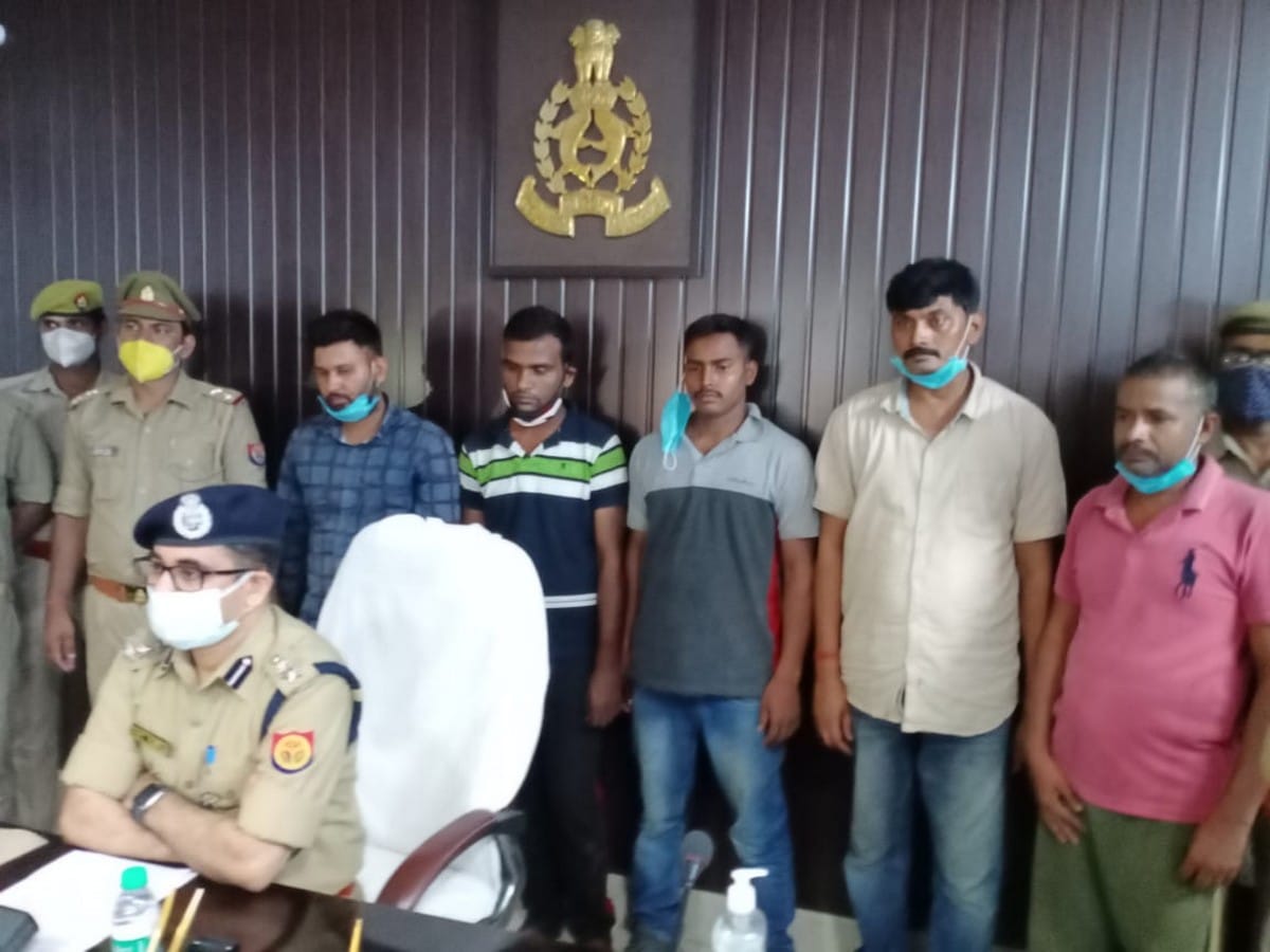 Police arrested five accuse of pnb bank manager murder case in varanasi