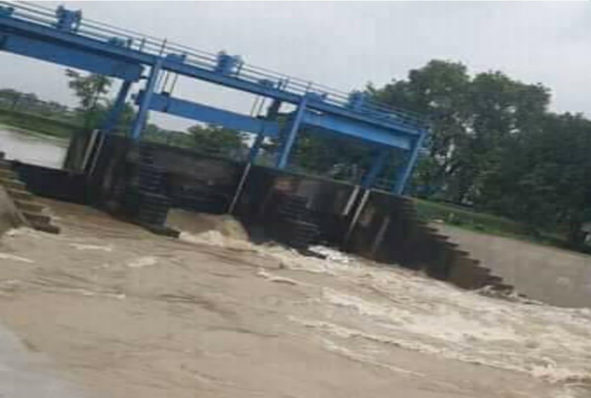 Many rivers water entered booming village in nepal