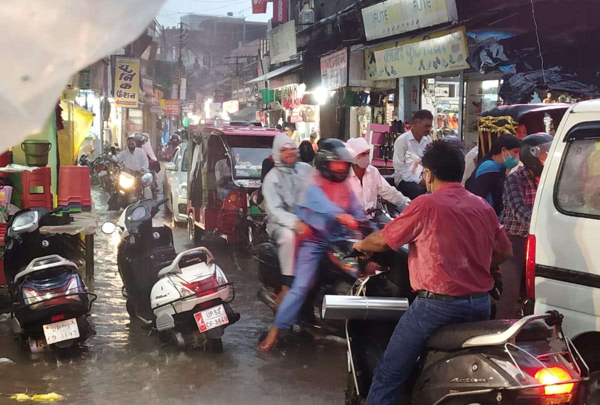 Gorakhpur monsoon water logging after heavy rain 122 mm of rain in 24 hours