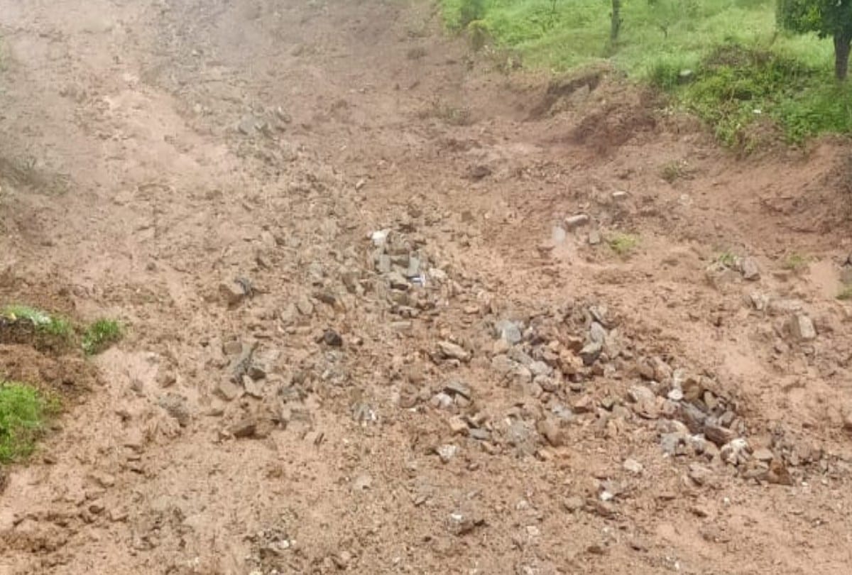 landslide occurred on NH-505 Nearby Garmphu lahul spiti himachal