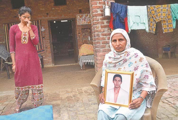 Meerut mother makes kanyadaan of his son  girlfriend after his honor killing