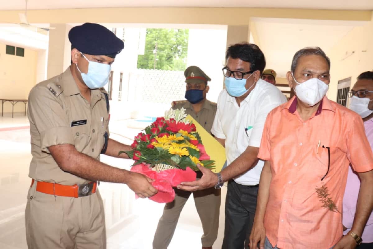 Meerut News: SSP Prabhakar Choudhary reached Circuit House and see photos