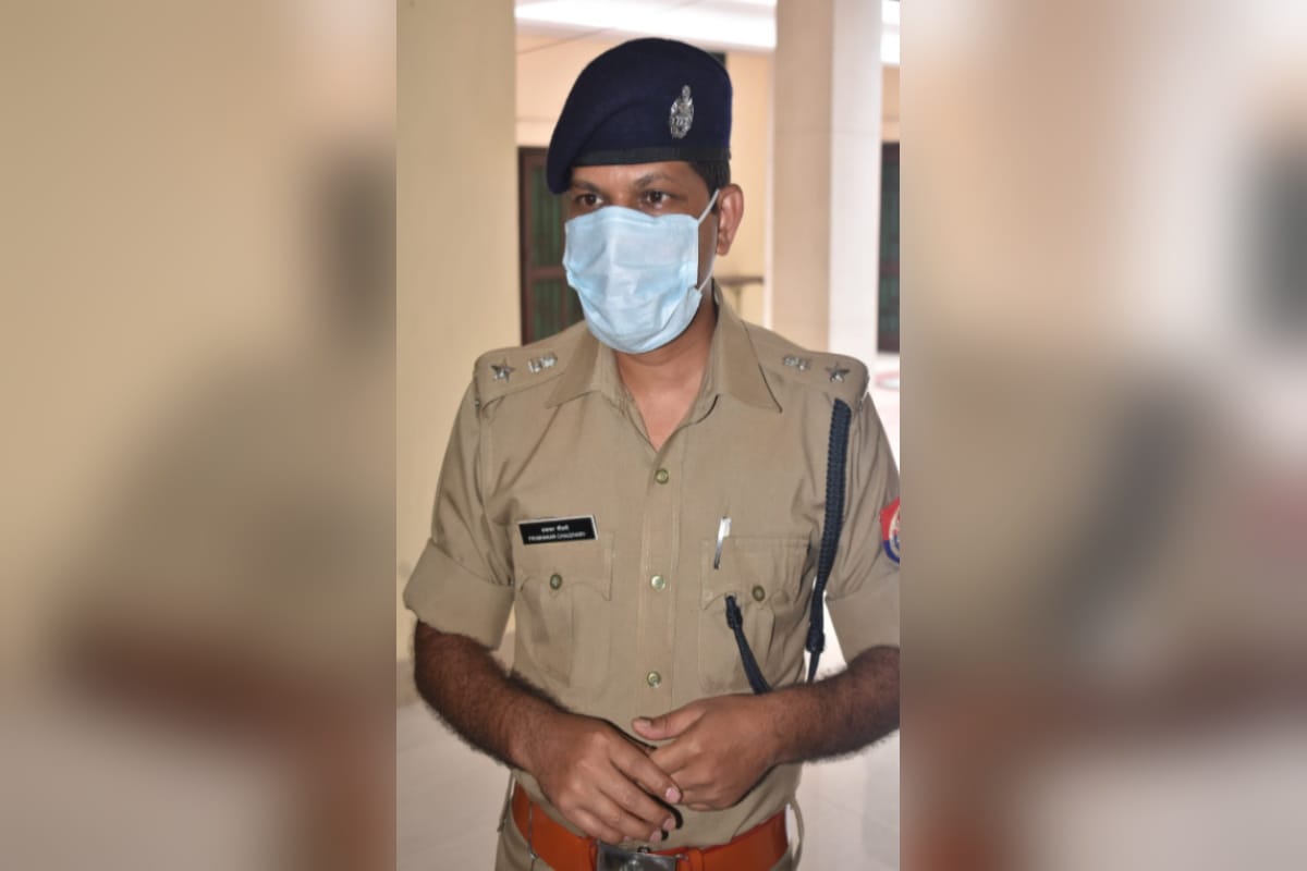 Meerut News: SSP Prabhakar Chaudhary had removed 53 sub-inspectors and sent to different police stations