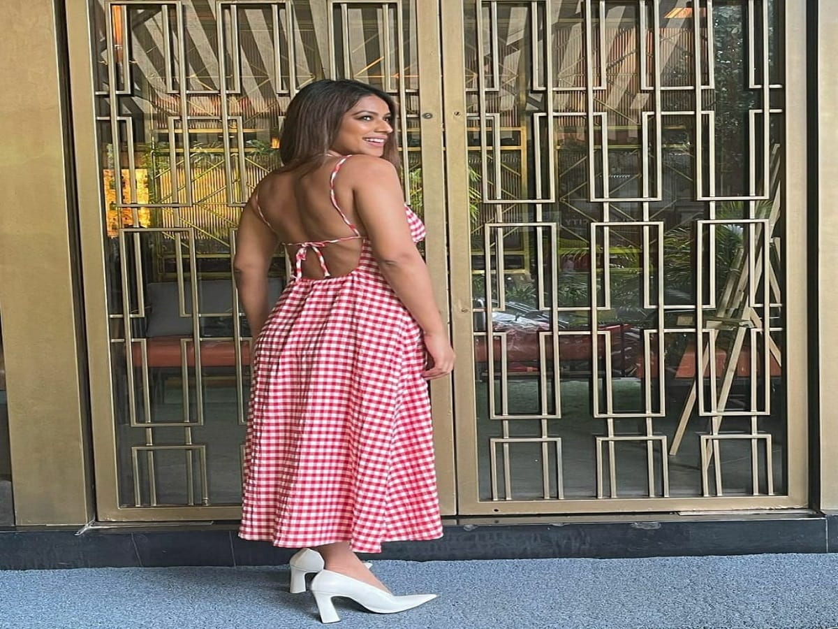 nia sharma bold look in latest backless dress in hindi