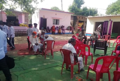 Pratapgarh: In unilateral love, a mad young man fired at the groom, the bride's cousin was hit