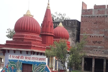 Marathe and Prayagraj: Chhatrapati Shivaji had taken the temple on the banks of the Ganges after being released from the captivity of Aurangzeb.