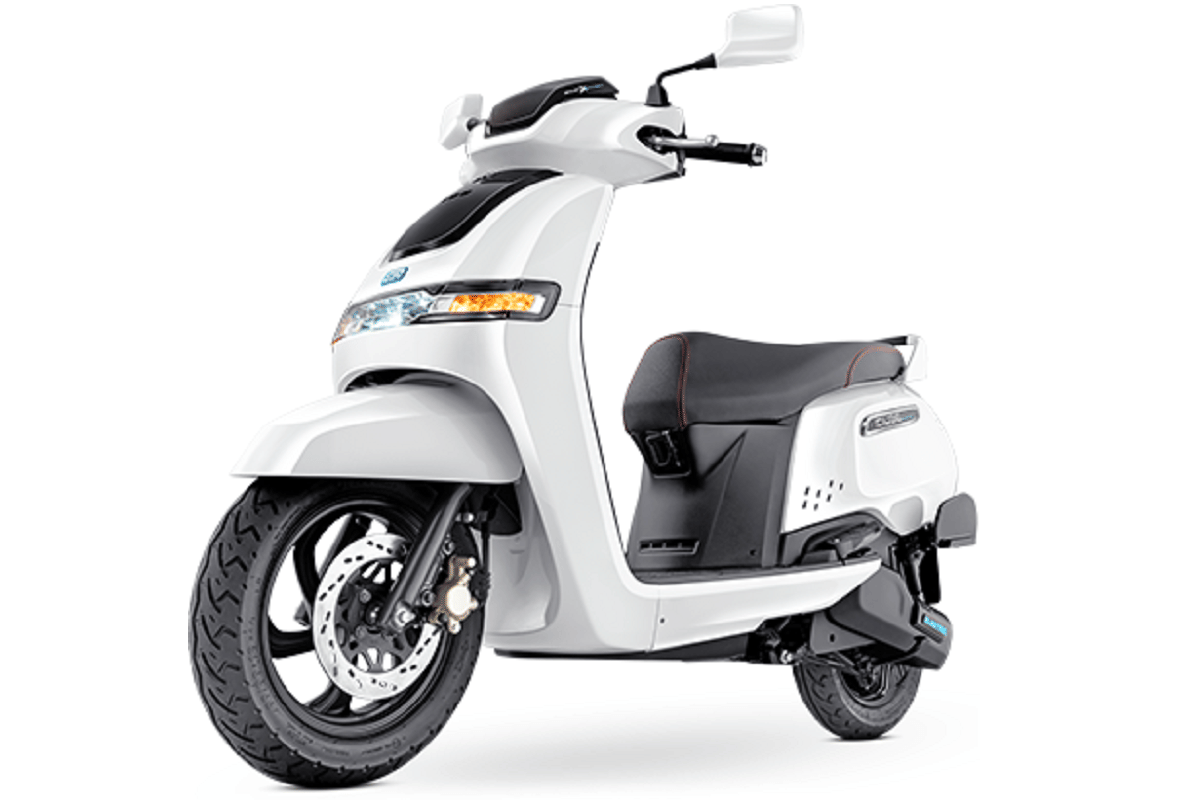 TVS iQube overtakes Bajaj Chetak EV sales electric scooter sales in india august 2021 electric vehicles in india
