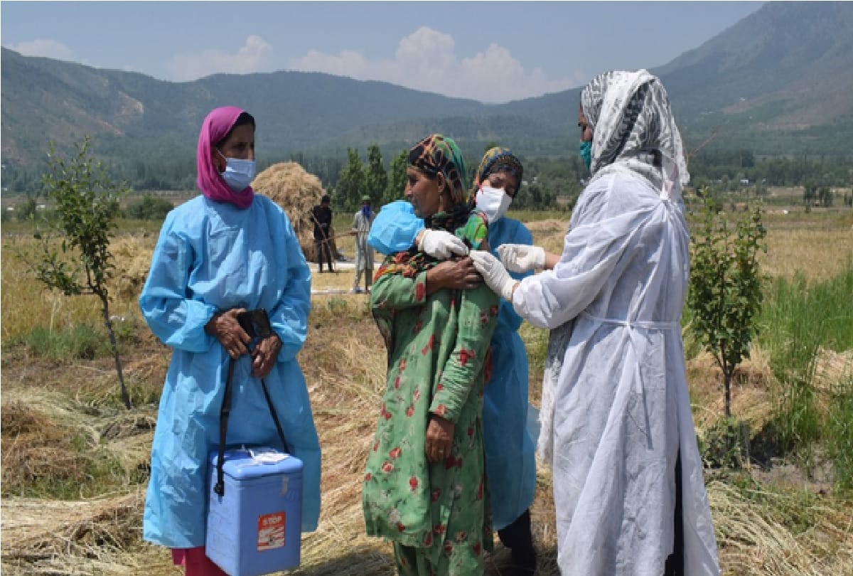 Jammu-Kashmir: Vaccination will stop the third wave, the largest consignment of vaccine reached after five months