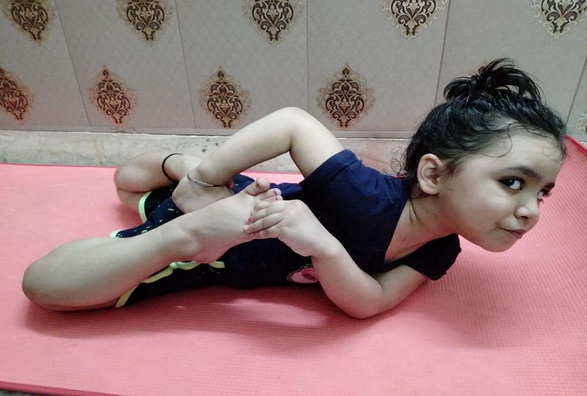 Three and a half year old Vanya Sharma made Asia record by doing yoga