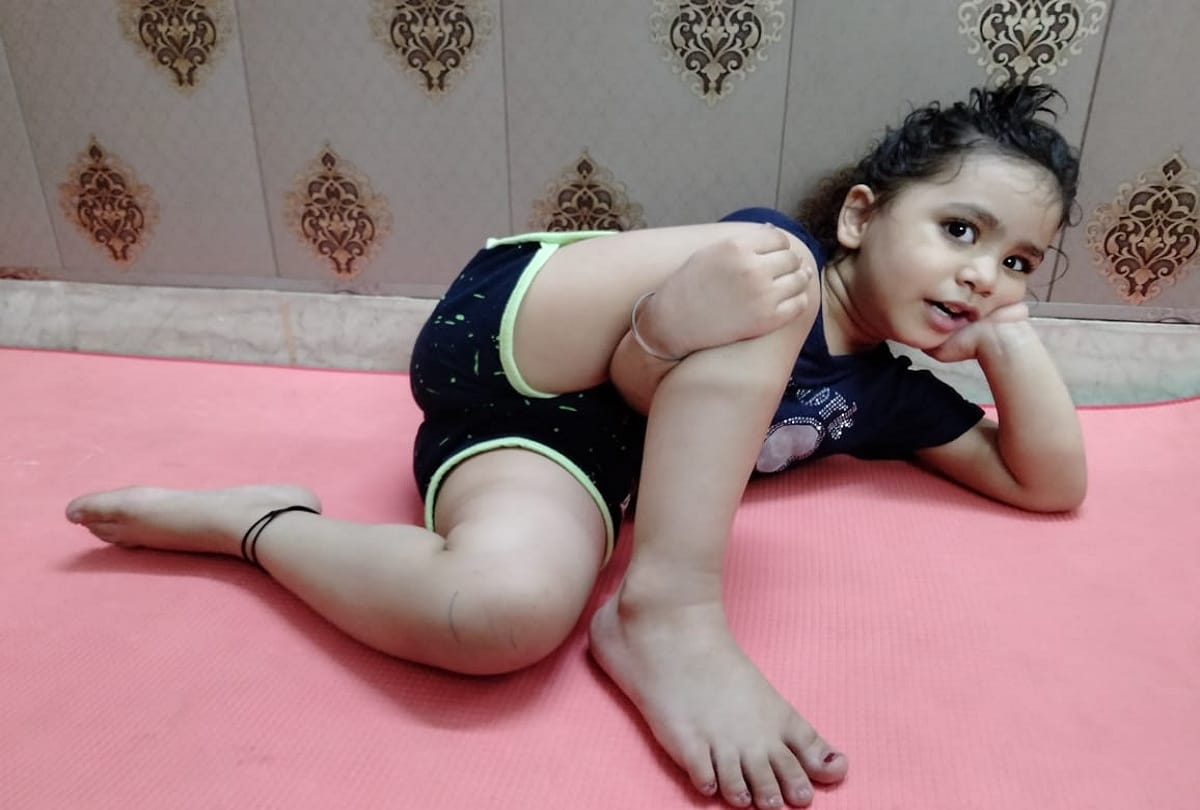 Three and a half year old Vanya Sharma made Asia record by doing yoga