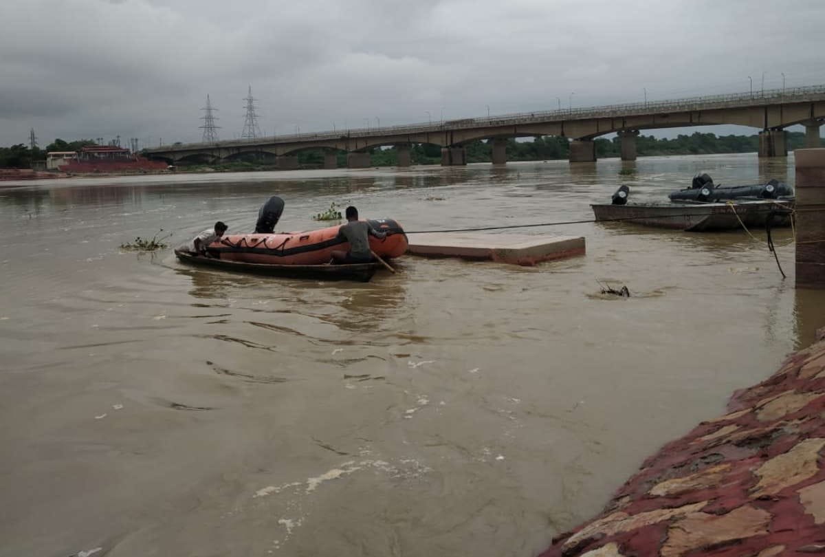 Found dead body of two friends drowned in Rapti river gorakhpur