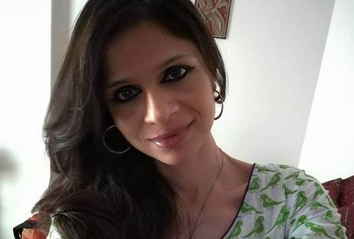 Saba ali khan share Sara ali khan childhood photo asked fans if she look sweet or naughty