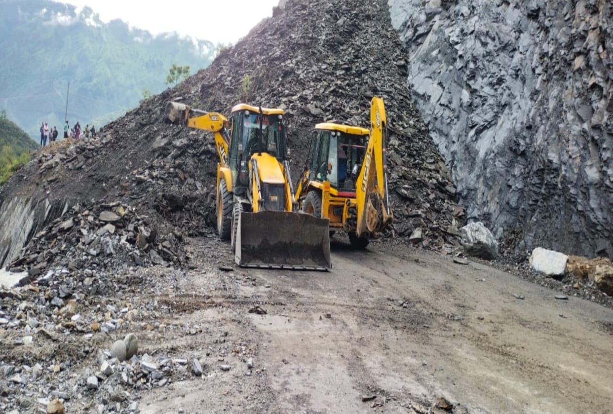 Geologists say that the center of gravity of the mountains has started shifting from its place