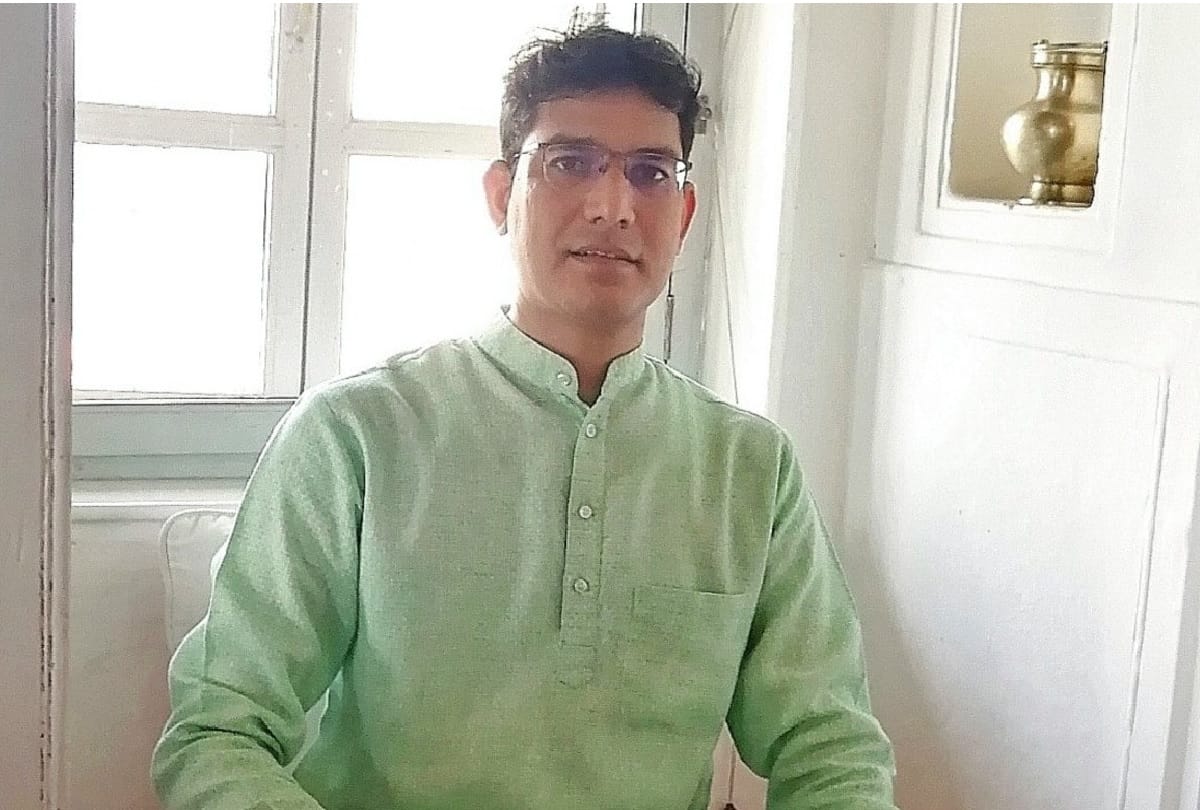 Madhya Pradesh Whistleblower IAS Lokesh Kumar Jangid  and his story