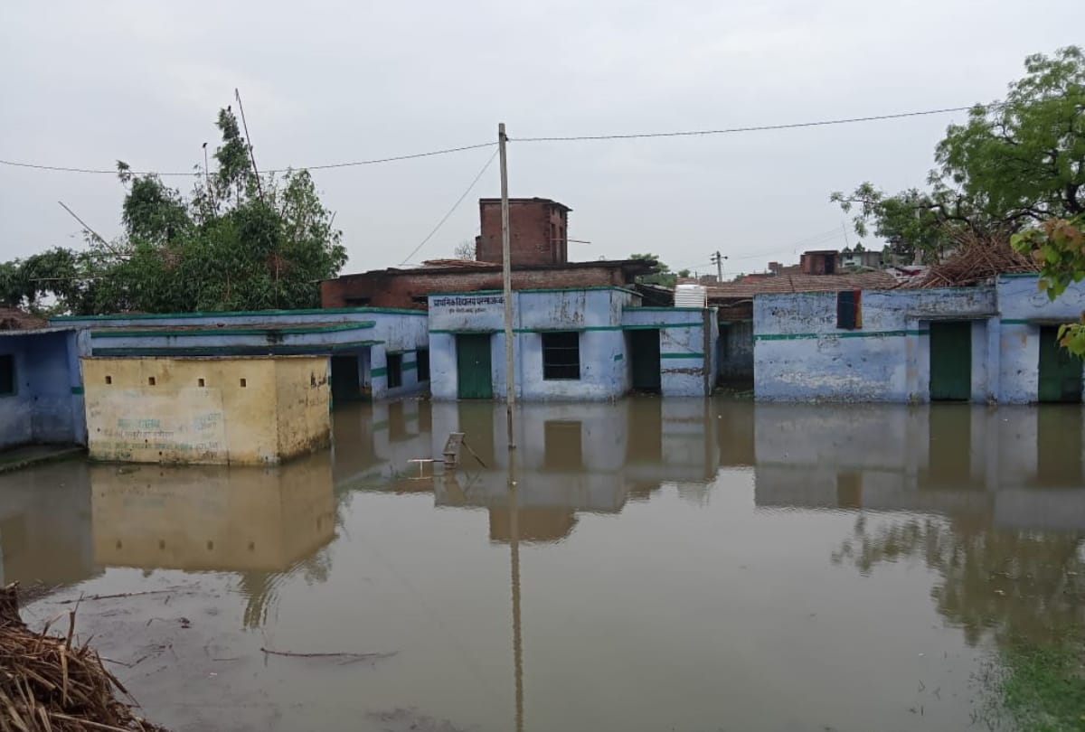 Gandak river returned after touching danger mark in kushinagar