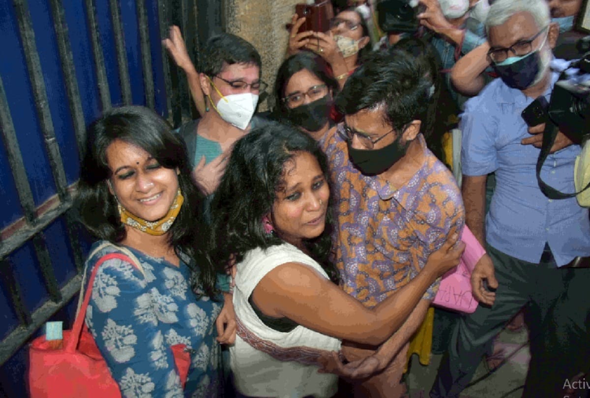 Delhi Violence Pinjara Tod activists Natasha Narwal  Devangna Kalita Asif Iqbal Tanha released from Tihar Jail