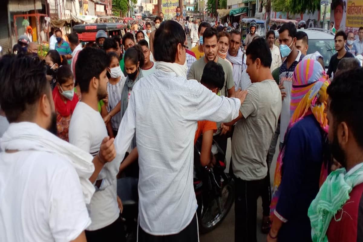UP News: A youth have beaten up after molesting Judo player in Meerut and see photos