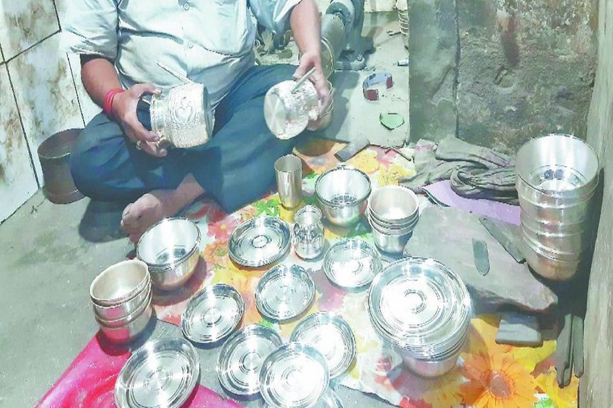 Effect of Corona: Now the business of utensils has reduced to 20 percent in Meerut