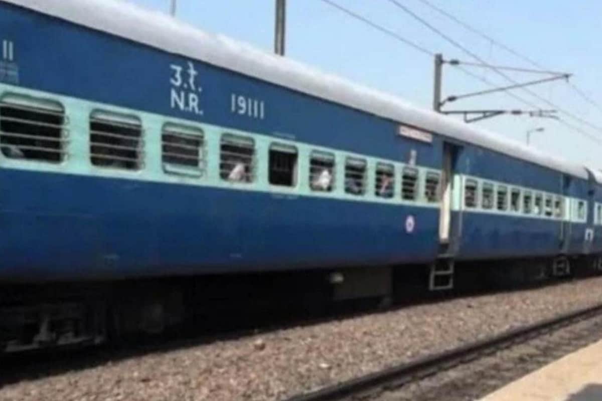 difficult to go east from delhi during festivals all train seats are full
