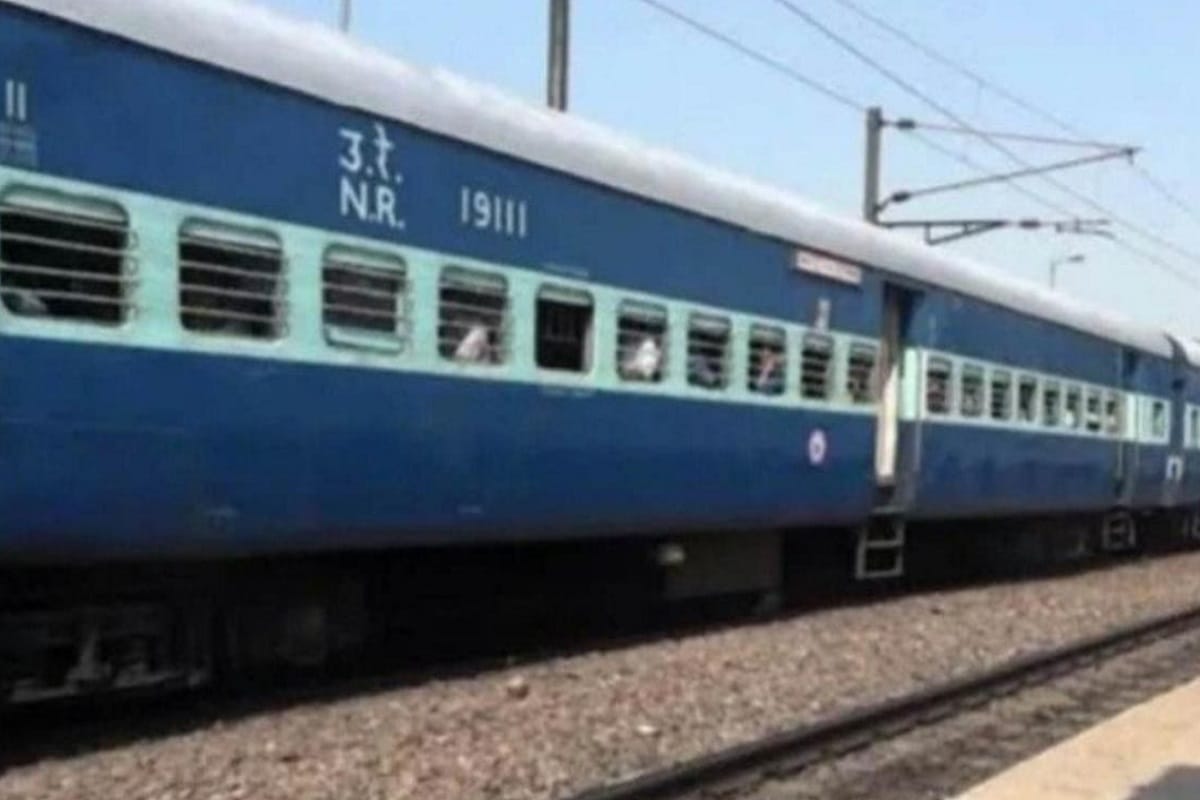 difficult to go east from delhi during festivals all train seats are full