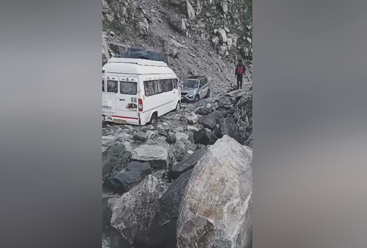 Himachal News: vehicle stranded in Granphu Kaza Highway video viral