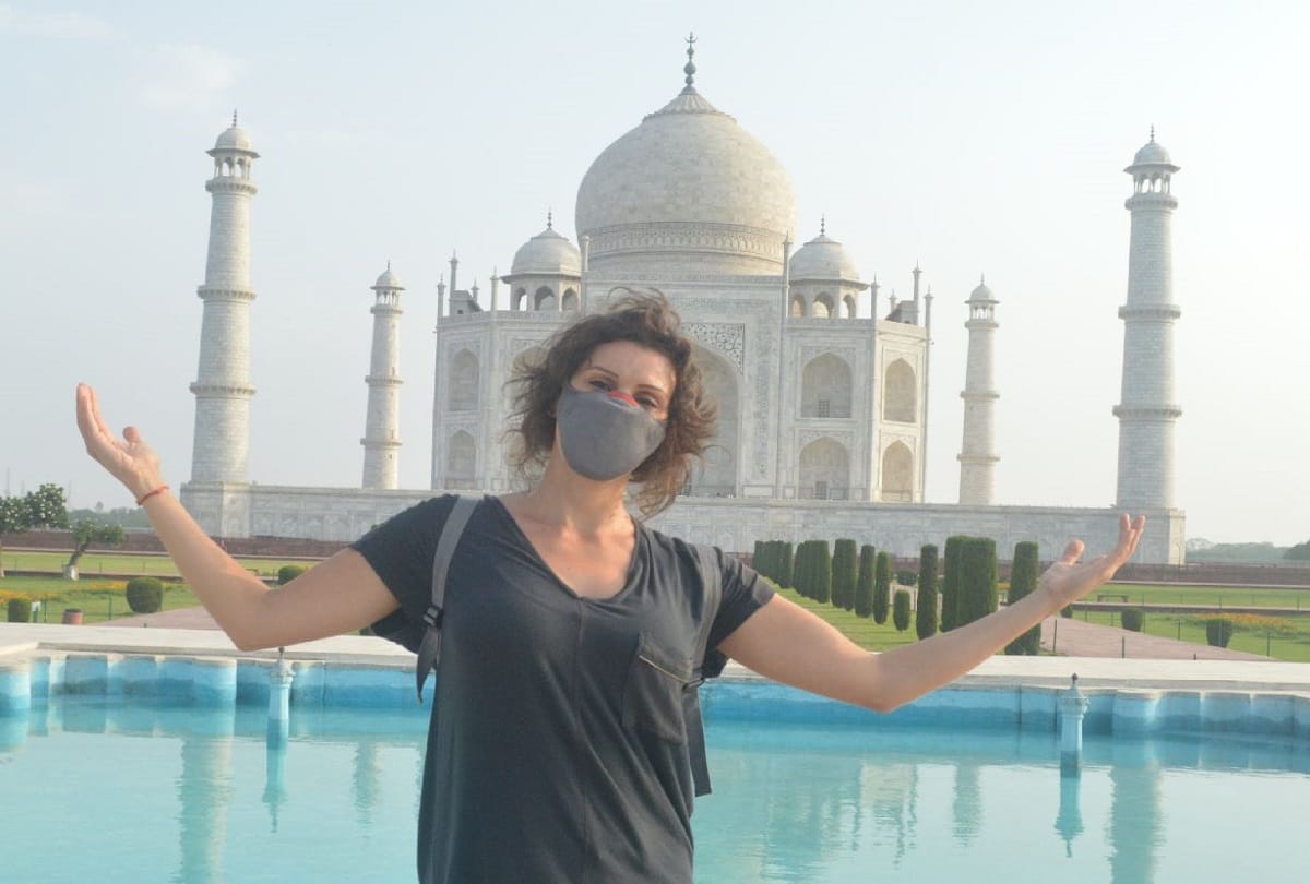 around two thousand tourists visited the Taj Mahal on first day of reopen